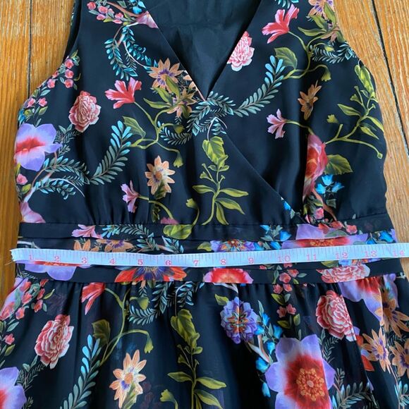 I.N.C || Multicolor Floral Handkerchief Hem Vneck Midi Dress SZ 4P - Picture 10 of 13